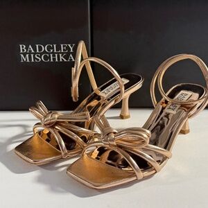 Badgley Mischka Loyalty Ankle Strap Knotted Heel Sandals Size 6 NEW
